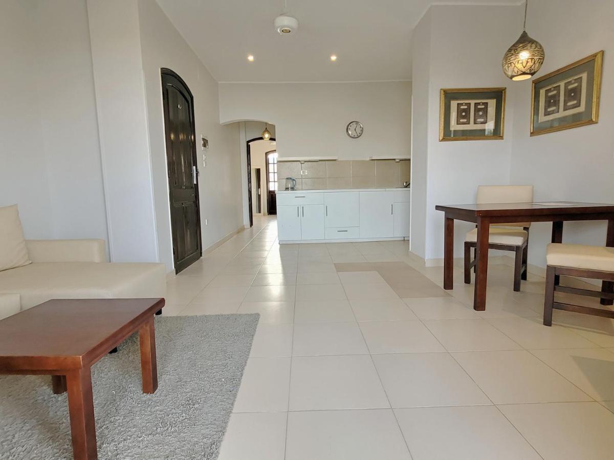 In Luxor Nile Apartments Εξωτερικό φωτογραφία