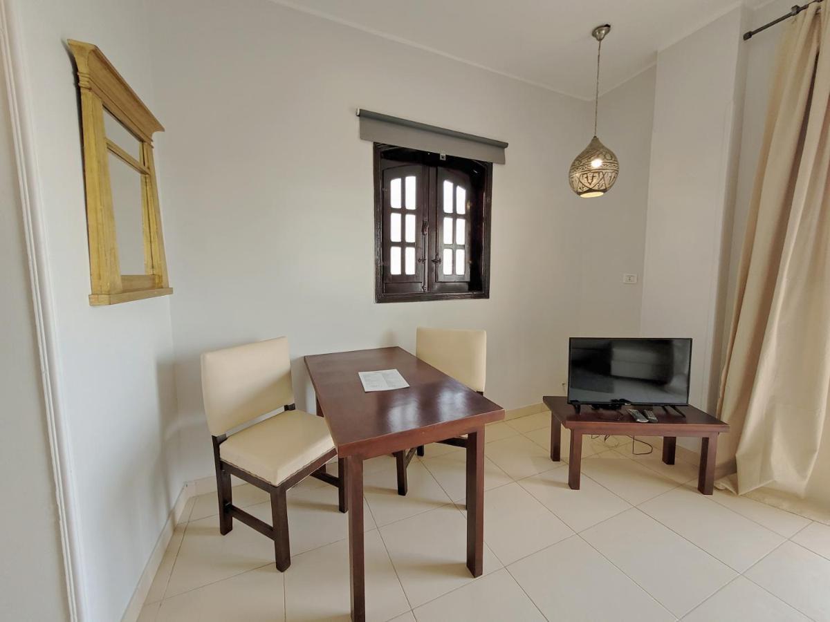 In Luxor Nile Apartments Εξωτερικό φωτογραφία